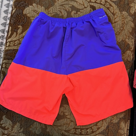 SOLD —————-Mens Nike Dry Fit Shorts - Picture 2 of 5